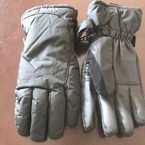 Men’s Snow Gloves by Thinsulate